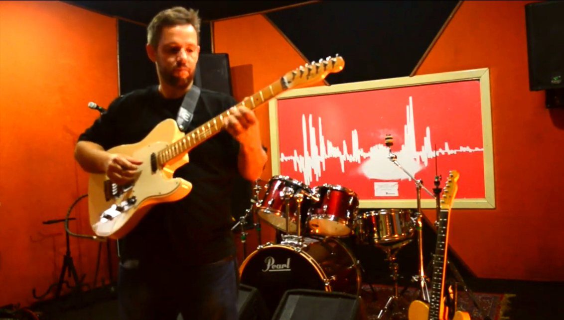 Denis Delphin ao vivo com Telecaster