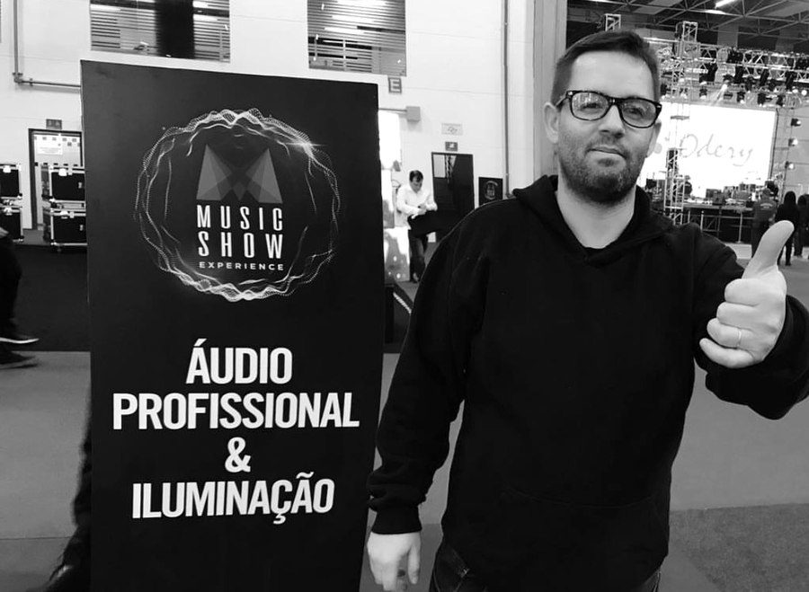 Denis Delphin na feira Music Show Experience